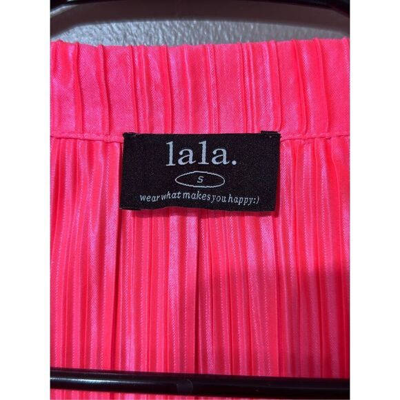 NWOT Dressed in LALA ORIGINAL Long Sleeve Electric Pink Plissé Set Women's Small - Picture 4 of 13